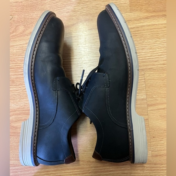 Men's Florsheim Dark Navy Leather Upper and Textiles Comfortech Shoes Sz 9W - Picture 2 of 7